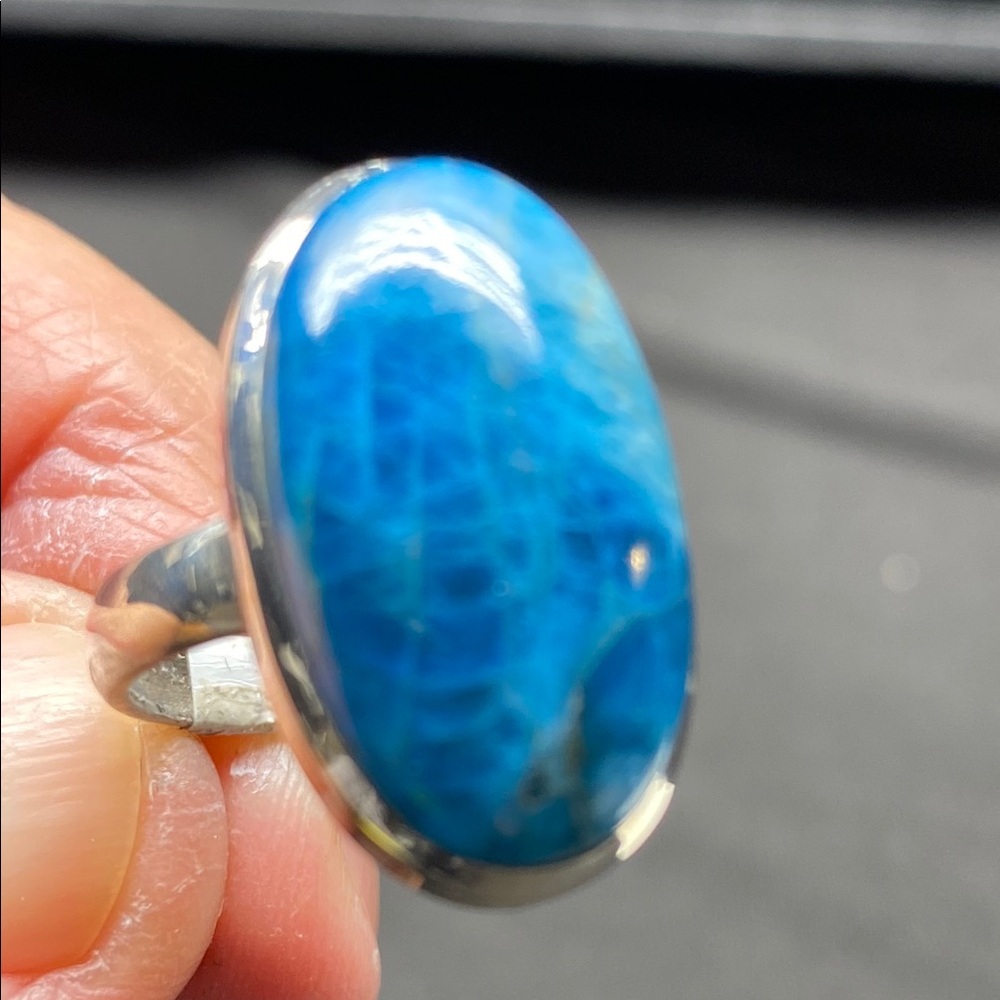 NEON BLUE APATITE RING SIZE 7.5 IN SOLID STERLING SILVER 925